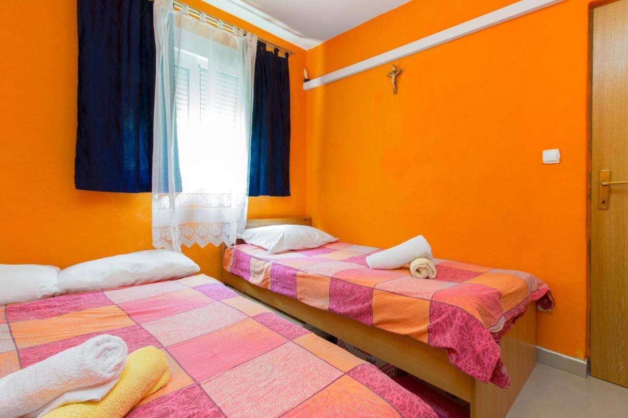 Apartment Sparadici 10015B Grebastica Bagian luar foto