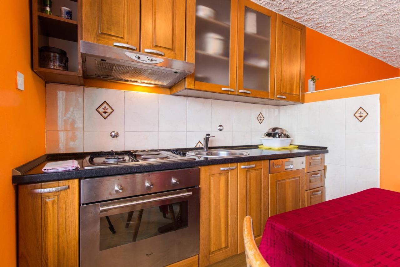 Apartment Sparadici 10015B Grebastica Bagian luar foto